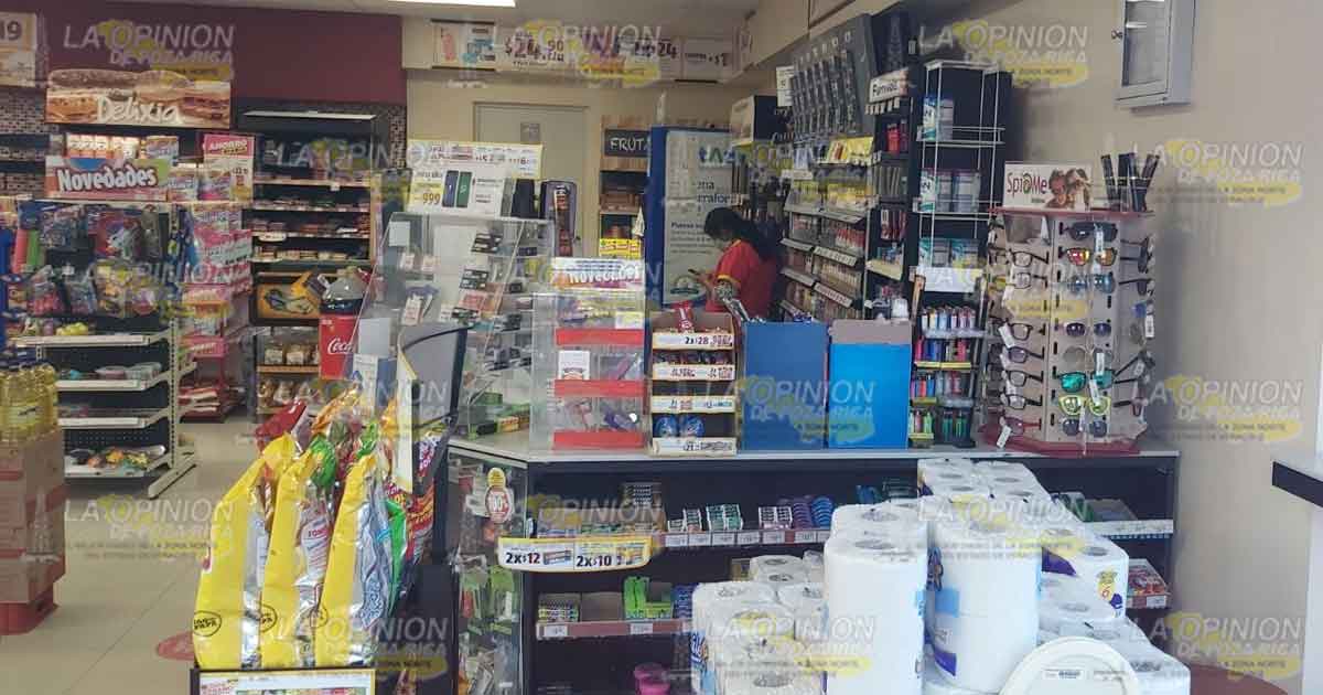 Asaltan a empleados de Oxxo