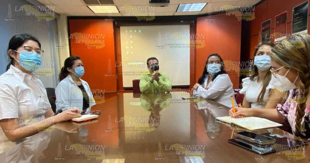 Presidenta del Sistema Nacional del DIF visita hospitales de PR