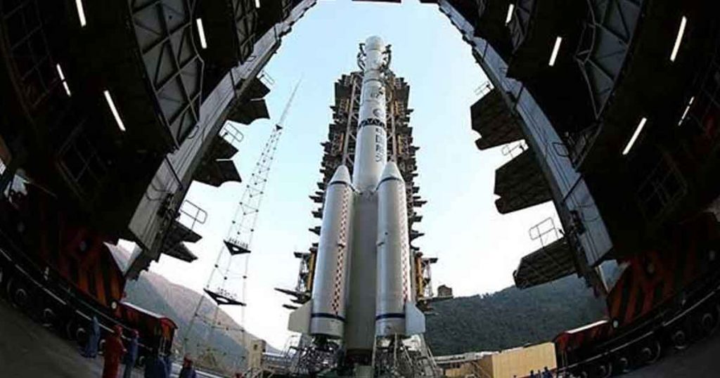 SpaceX usa cohete de misión histórica para llevar un satélite a su órbita