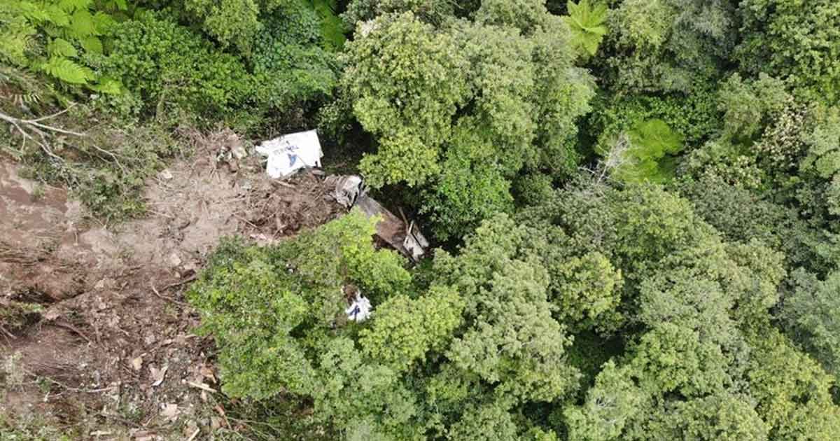 Trágica muerta de un chofer al caer al fondo de un barranco rumbo a Atzalan