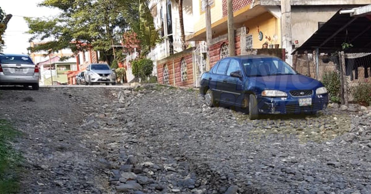 Alcalde se olvida de reparar las calles destrozadas