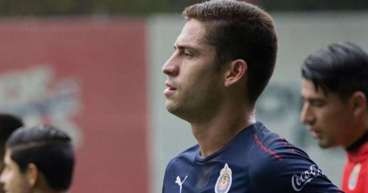 Chivas rechazó a Santiago Ormeño por Oribe Peralta
