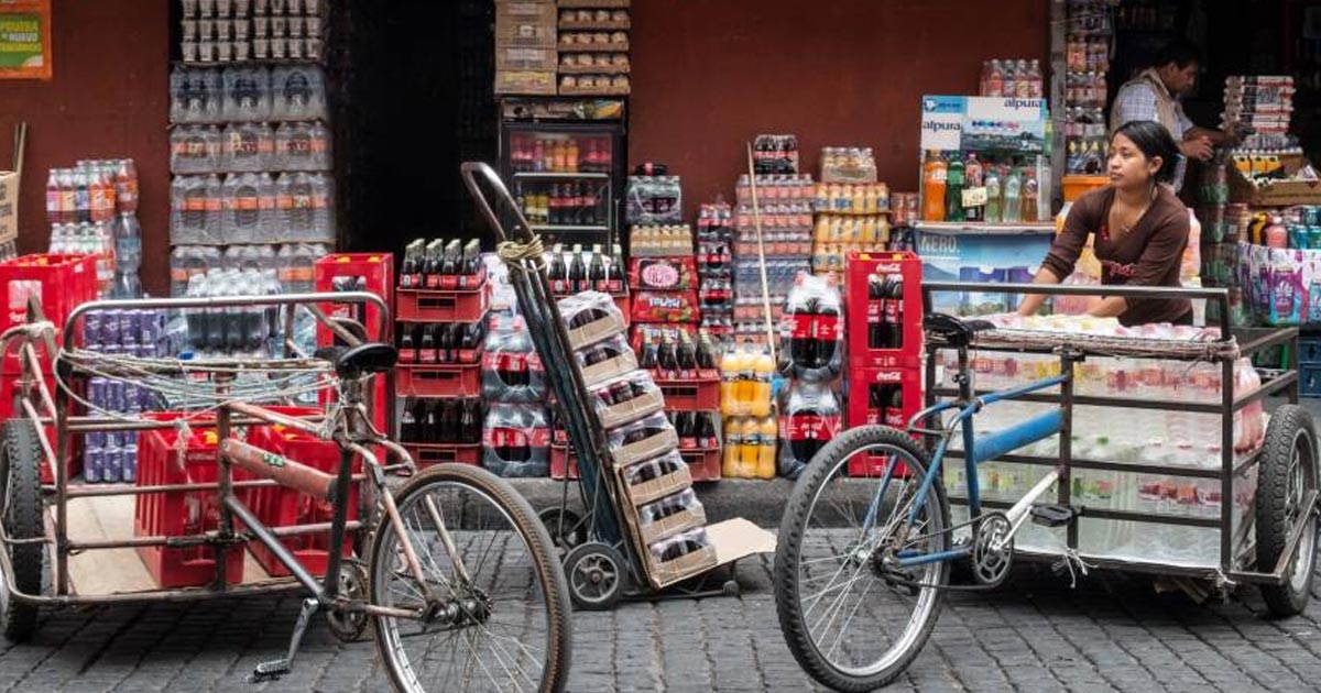 Congreso de Oaxaca avala prohibir venta de refrescos y comida chatarra a niños