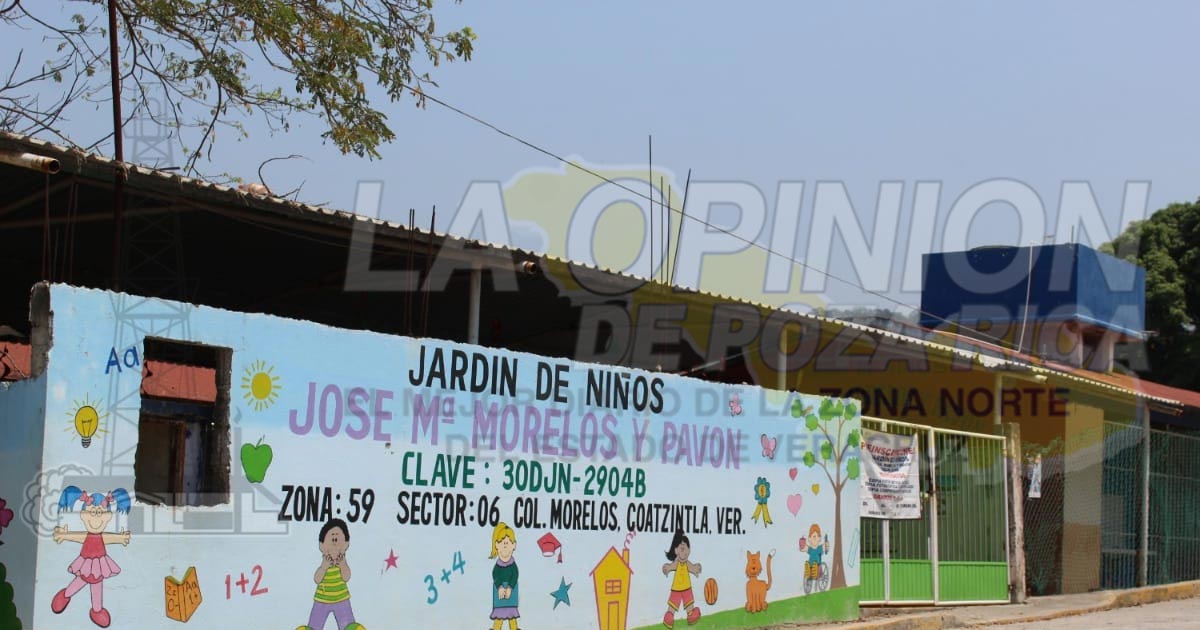 Molesta a padres de familia exigencia de cuotas escolares
