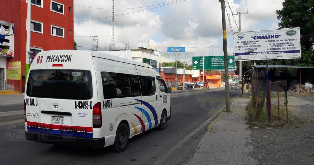 Multan a transportistas que insultaron en Facebook a habitantes de Vinazco
