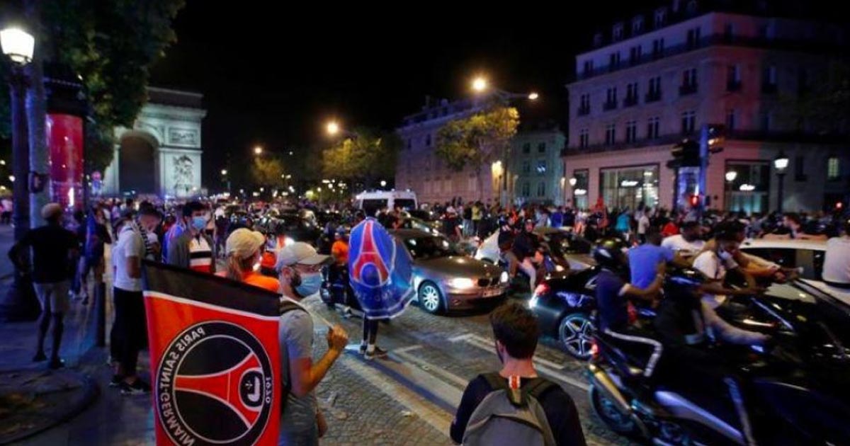 Policía de París repartirá mascarillas en las calles durante la final de la Champions