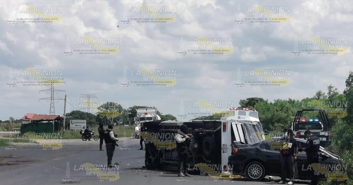 Vuelca camioneta en Tierra Blanca