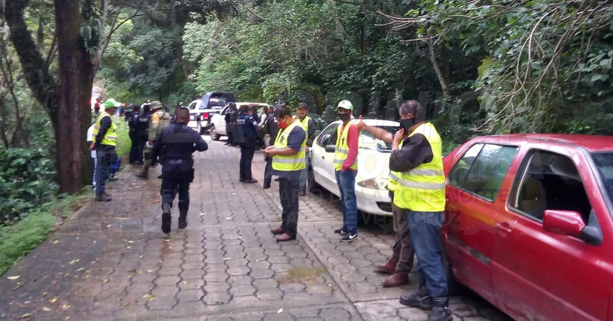 Buscan cadáveres entre la serranía