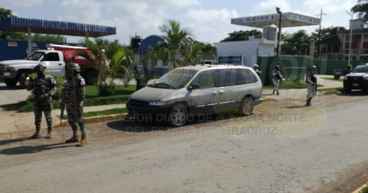 Abandonan camioneta y movilizan a la policía