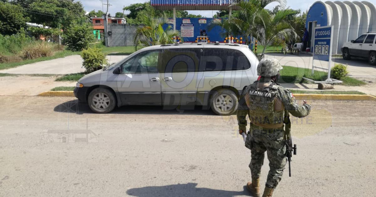 Abandonan camioneta y movilizan a la policía