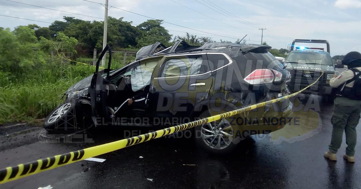 Muere médico de Coatepec tras fuerte volcadura en retorno de palmar
