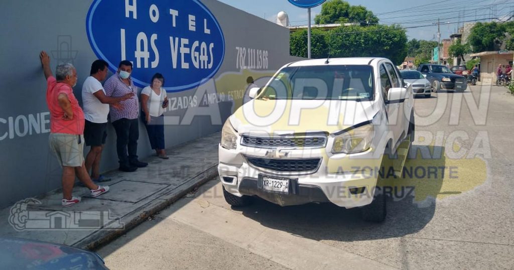Colisión de camionetas en las Vegas