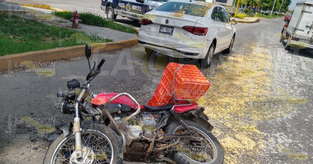 Motorepartidor se estrella por alcance