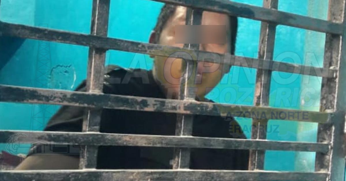 Ebrio agrede a su familia y es arrestado por la policía