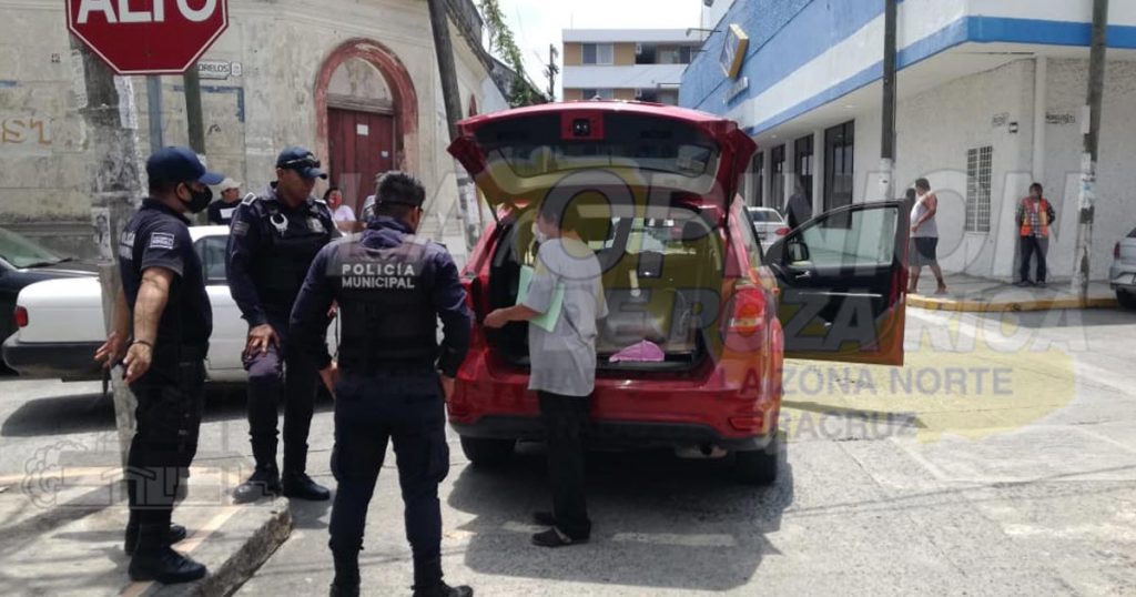 No hace alto y se accidenta