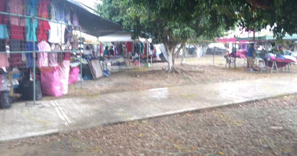 Aumenta la presencia de tianguistas en zona rural