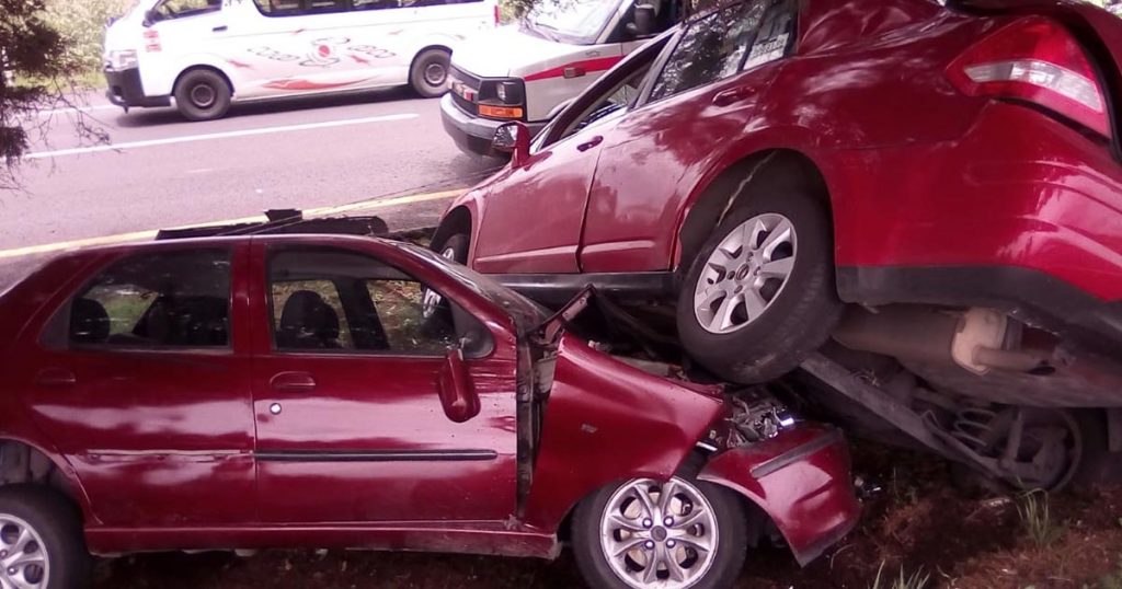 Tres lesionados en aparatoso choque