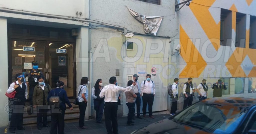 Protestan telefonistas, piden dejar intacto CCT