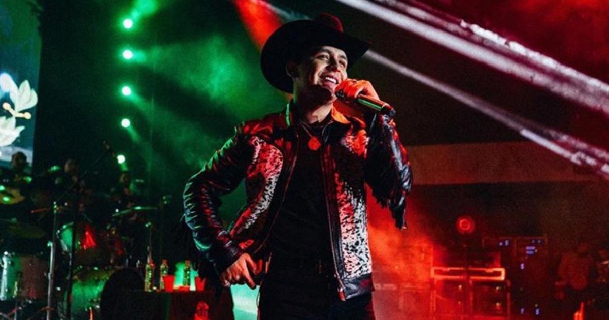 ¡Arrepentido! Christian Nodal se quitó tatuaje de Belinda; hay pruebas