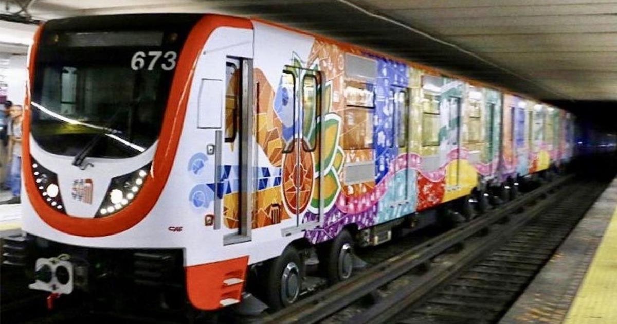 Pese a la pandemia, los mexicanos no dejan el celular…ni el metro