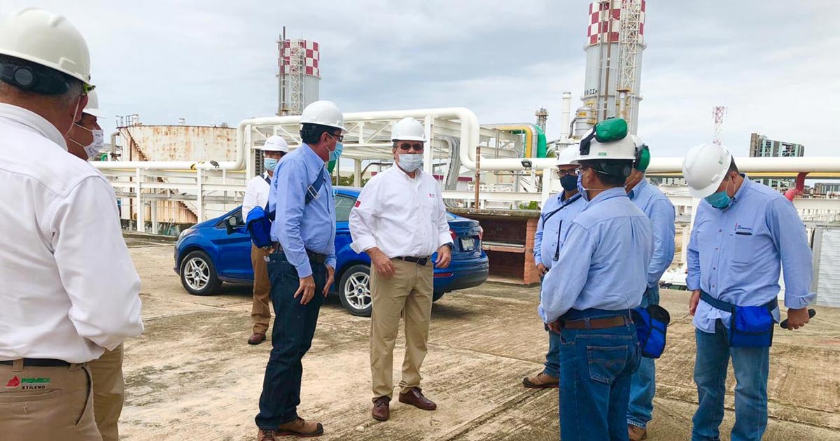 Director de Pemex visita instalaciones de Coatzacoalcos
