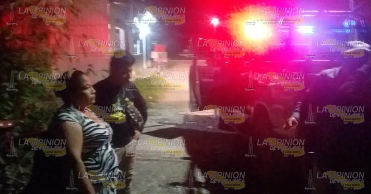 Padre e hijo demuestran su amor a golpes