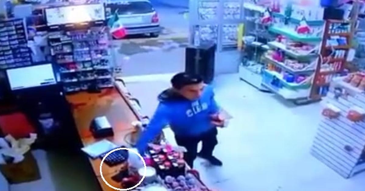 Sujeto roba celular y es captado por las cámaras