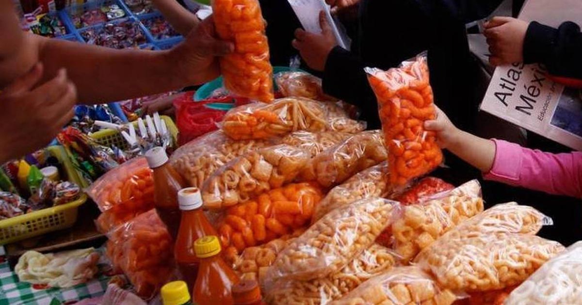 "Prohibido prohibir", asegura López Obrador sobre venta de comida chatarra en México