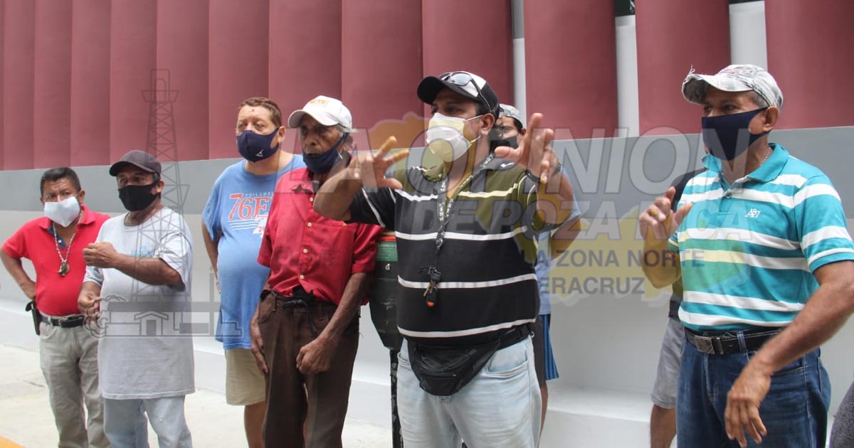 Protestan contra regidora de cementerios