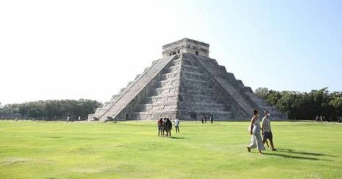 Chichén Itzá recibe a los primeros turistas después de seis meses cerrado
