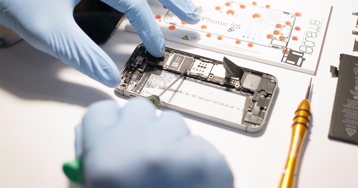 Delito reparar y instalar ROM en tu celular