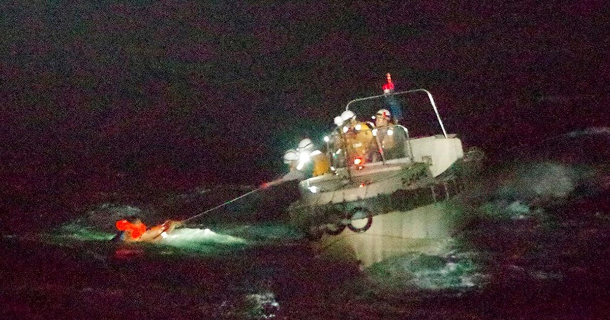 Se hunde barco con 42 tripulantes y más de 5 mil cabezas de ganado