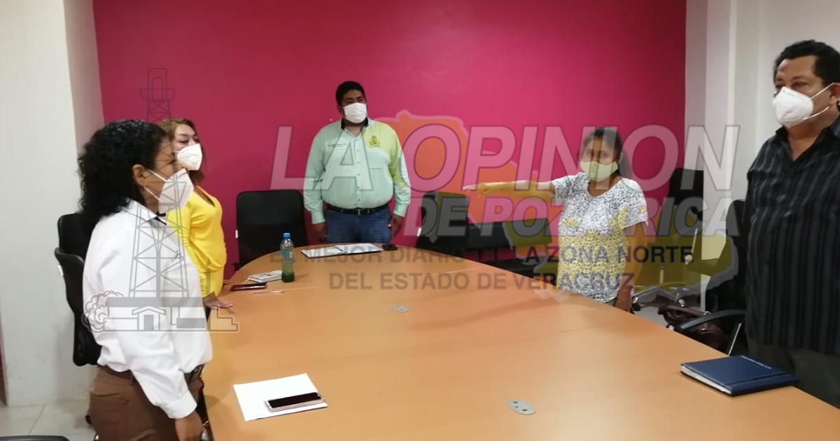 Toman protesta a la nueva subagente municipal de San Isidro, Coatzintla