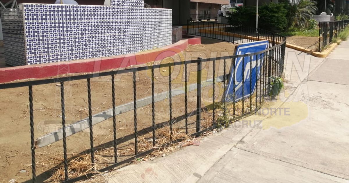 En Poza Rica, parques del centro sin vida