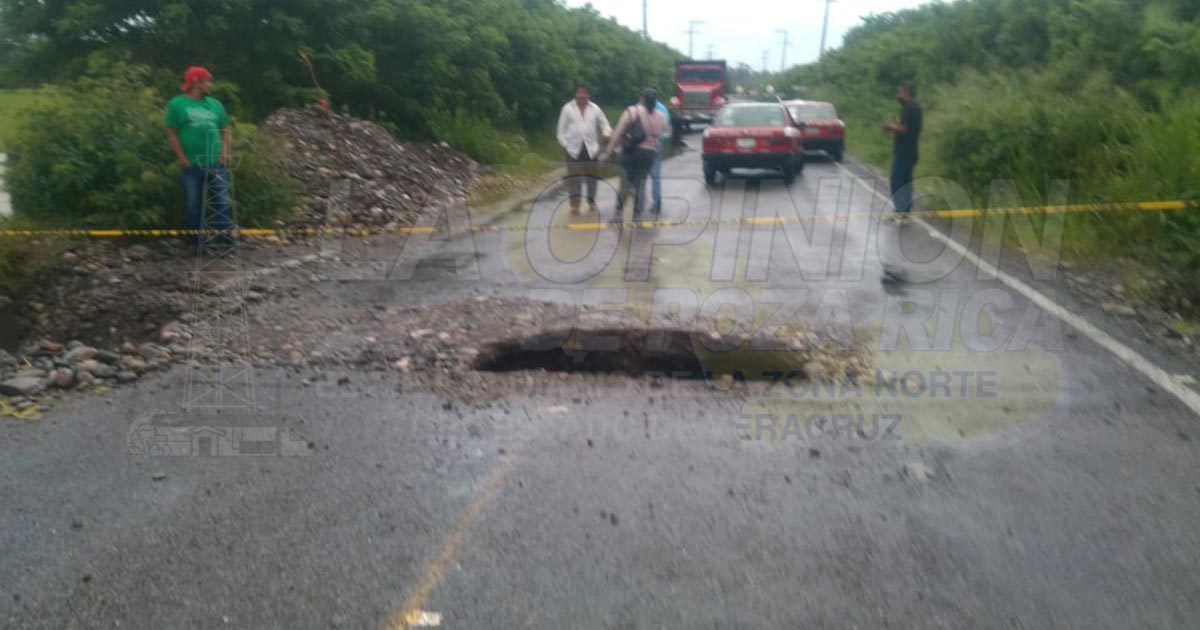 No hay paso; Arroyo Miahuapan destroza puente en la Espinal-Coyutla