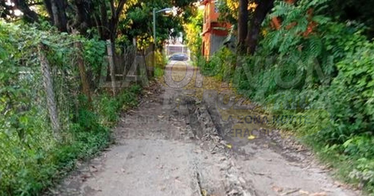 Piden vigilancia y alumbrado en callejón del barrio del Sapo en Naranjos