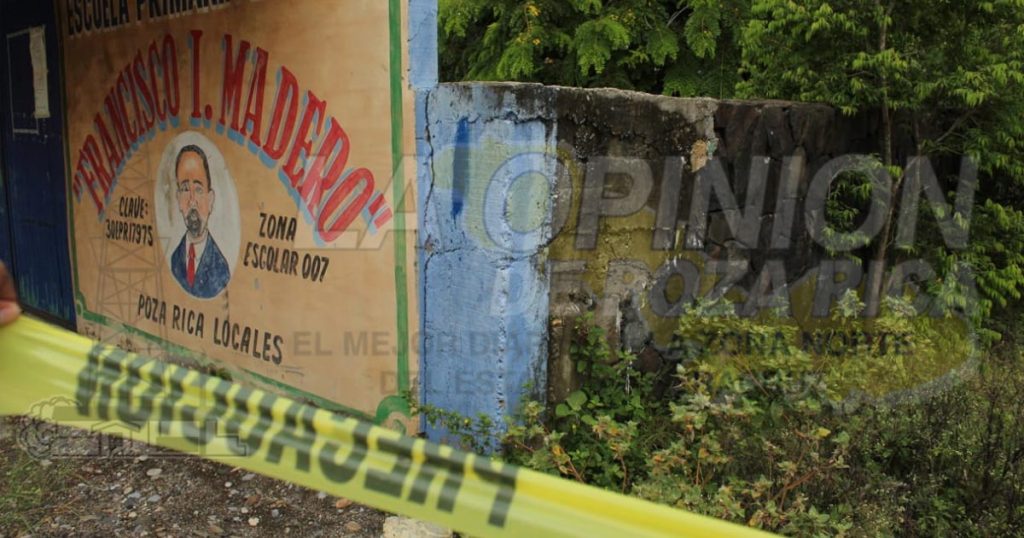 Vivienda y escuela se derrumban