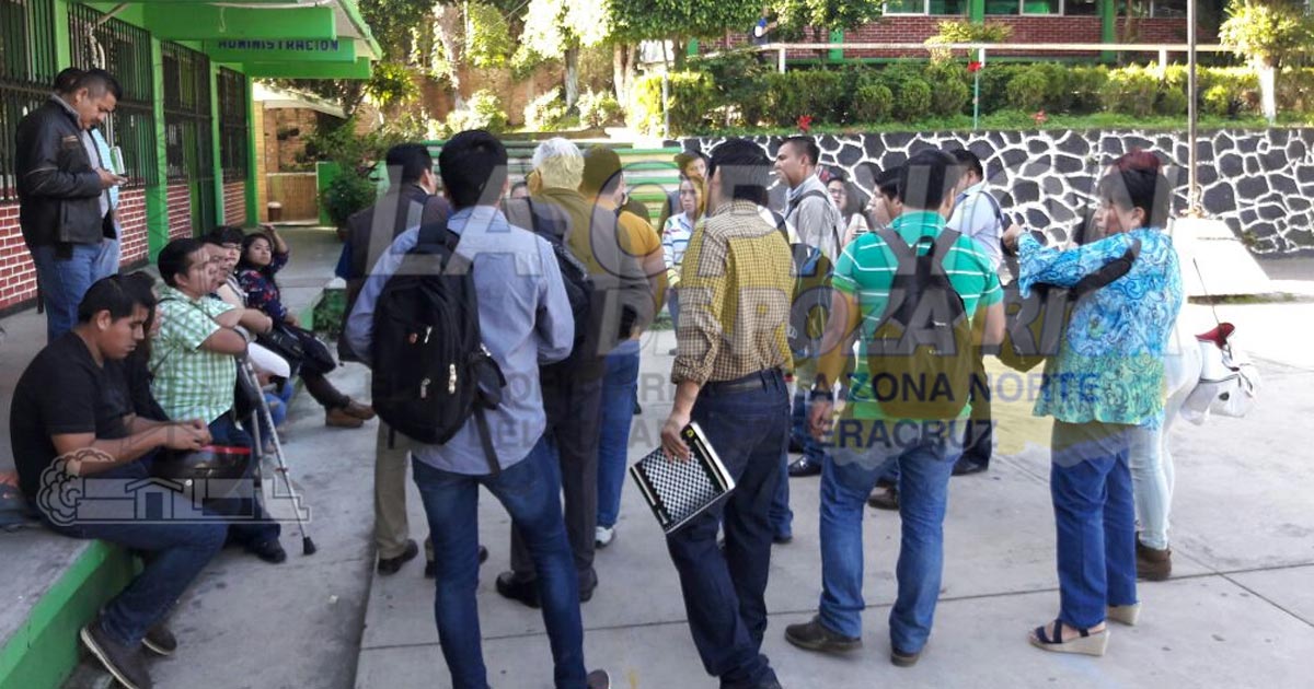 Desertan estudiantes de la UPAV