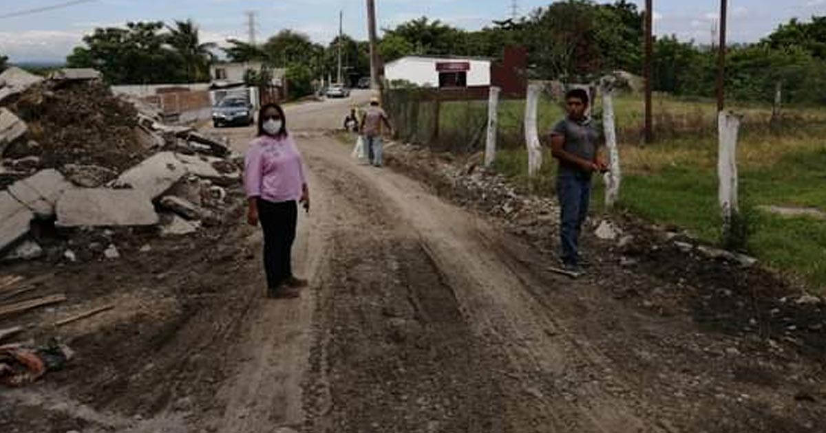 El Chote, Coatzintla tendrá pavimentada la calle principal