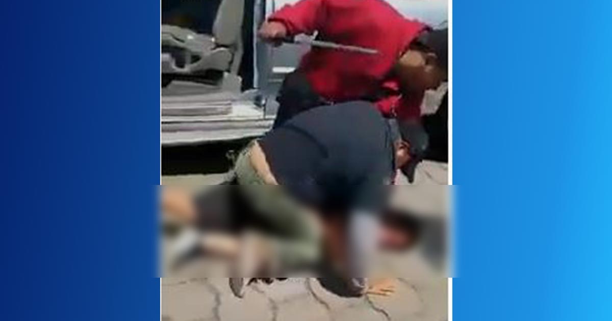 Detienen a tres presuntos vendedores de "fruta" (Video Explicito)