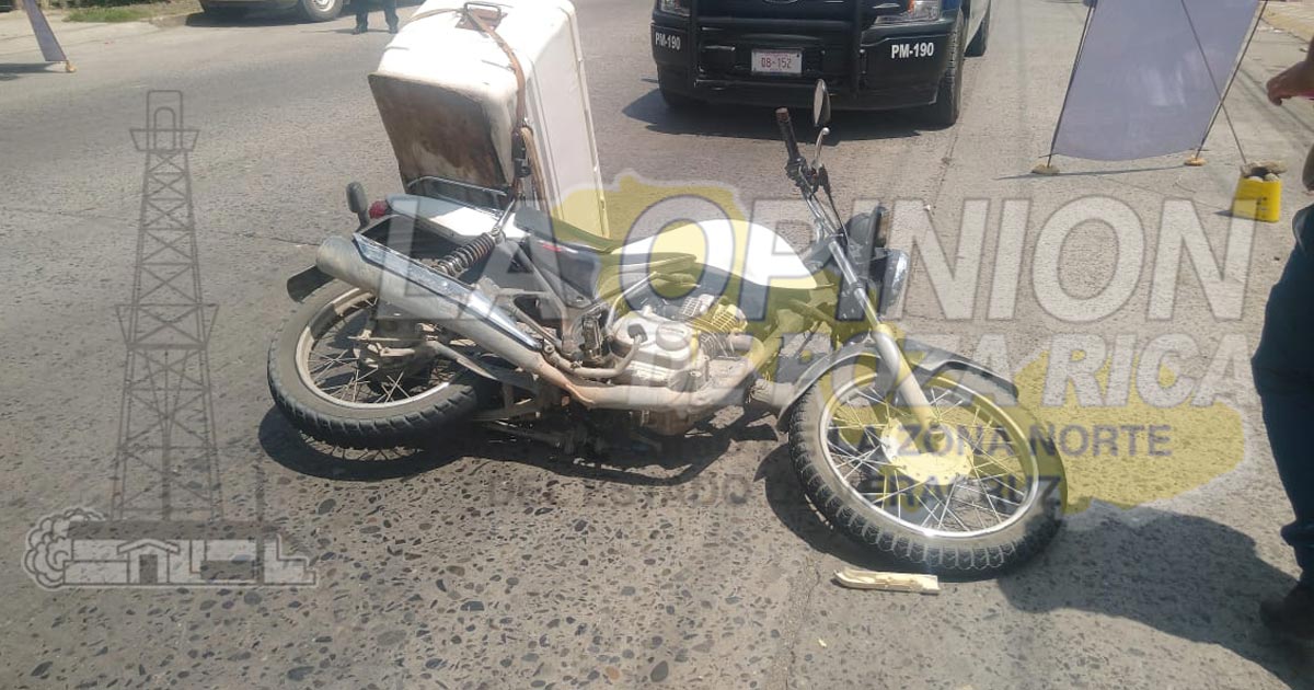 Lo tumban de la moto