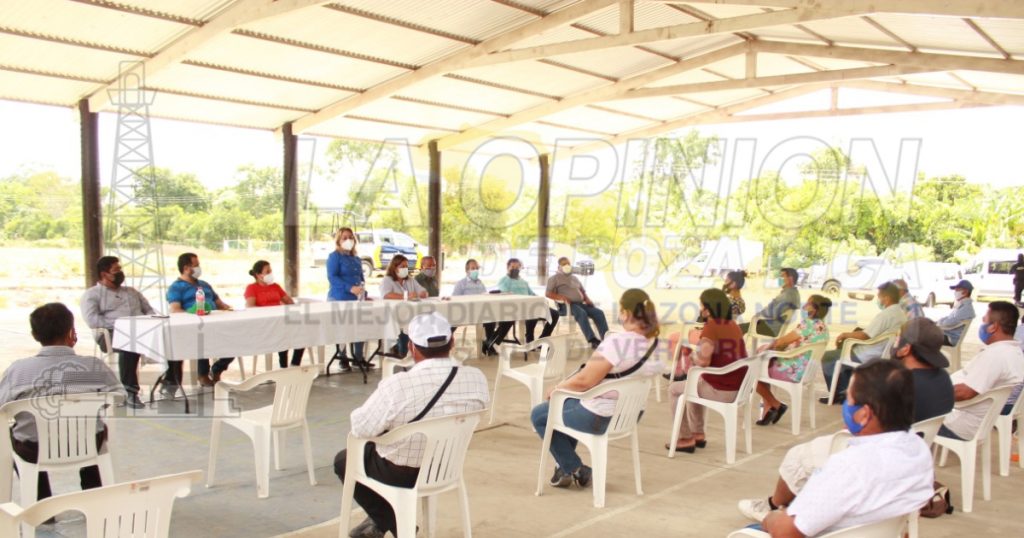 Analizan temas relevantes en zona rural del municipio de Coatzintla