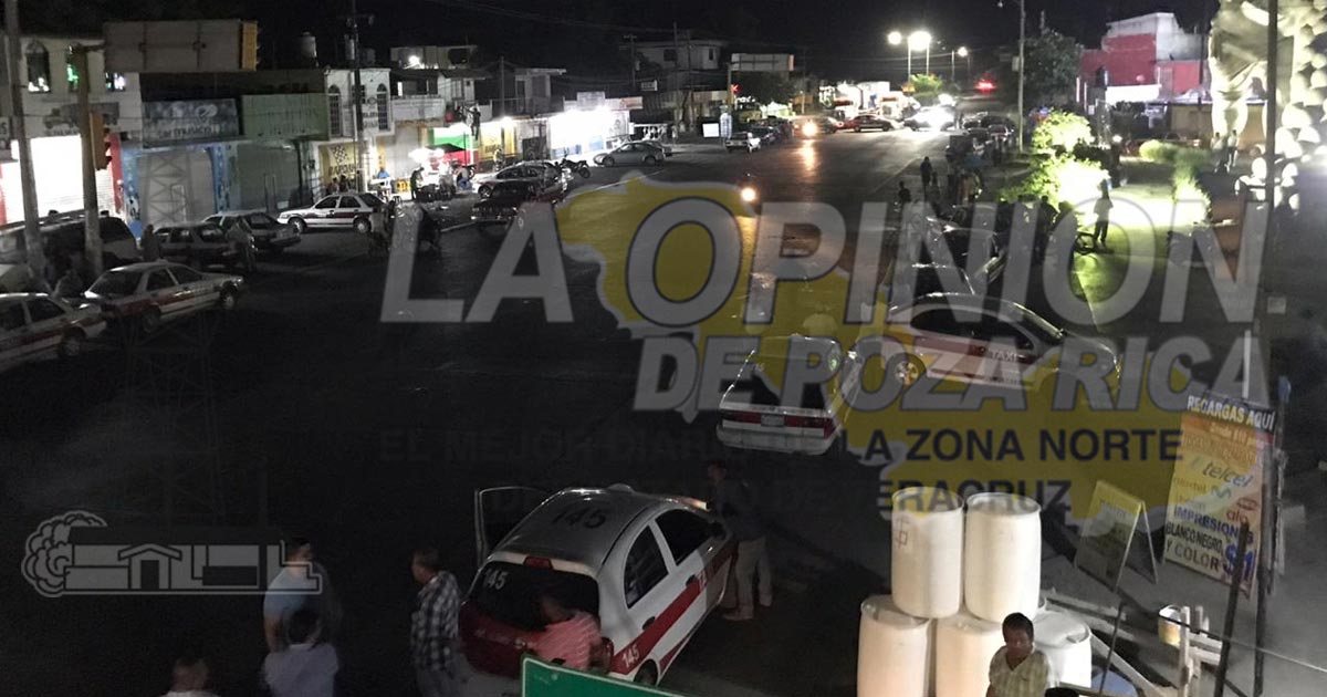 Taxistas bloquearon los accesos al municipio