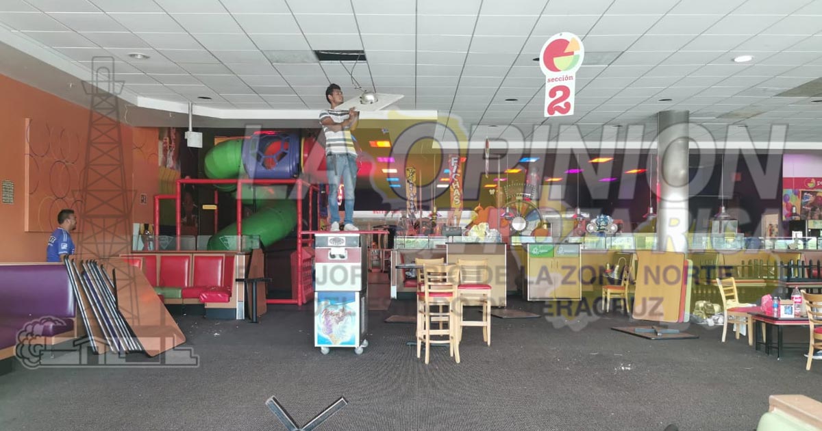 Exigen liquidación, empresa desmantela instalaciones