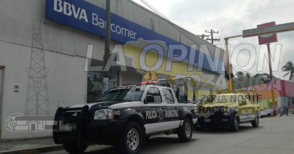 Perpetran robo dentro de sucursal bancaria