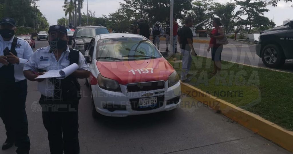 Turista distraído choca en el bulevar de Tuxpan