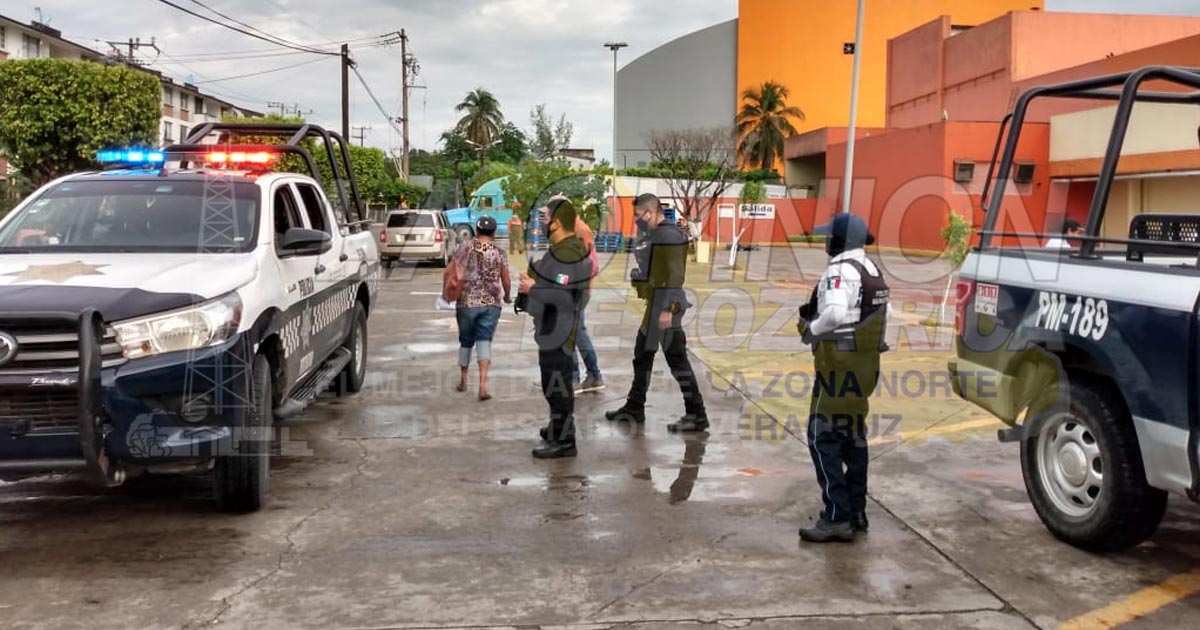 Policías frustran una posible extorsión en Poza Rica