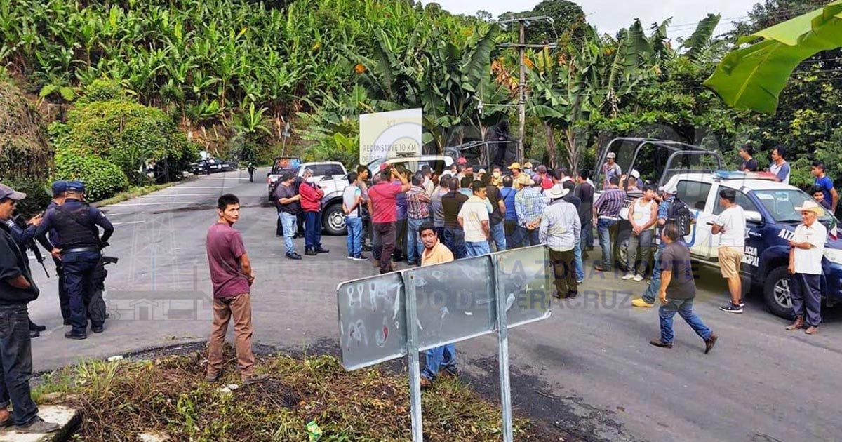 Vuelven a cerrar tramo carretero Tlapacoyan –Atzalán a la altura de Pilares