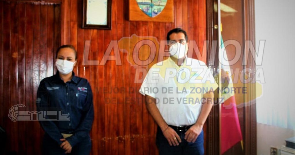 Se reúne alcalde de Naranjos con alcaldesa de Tantima