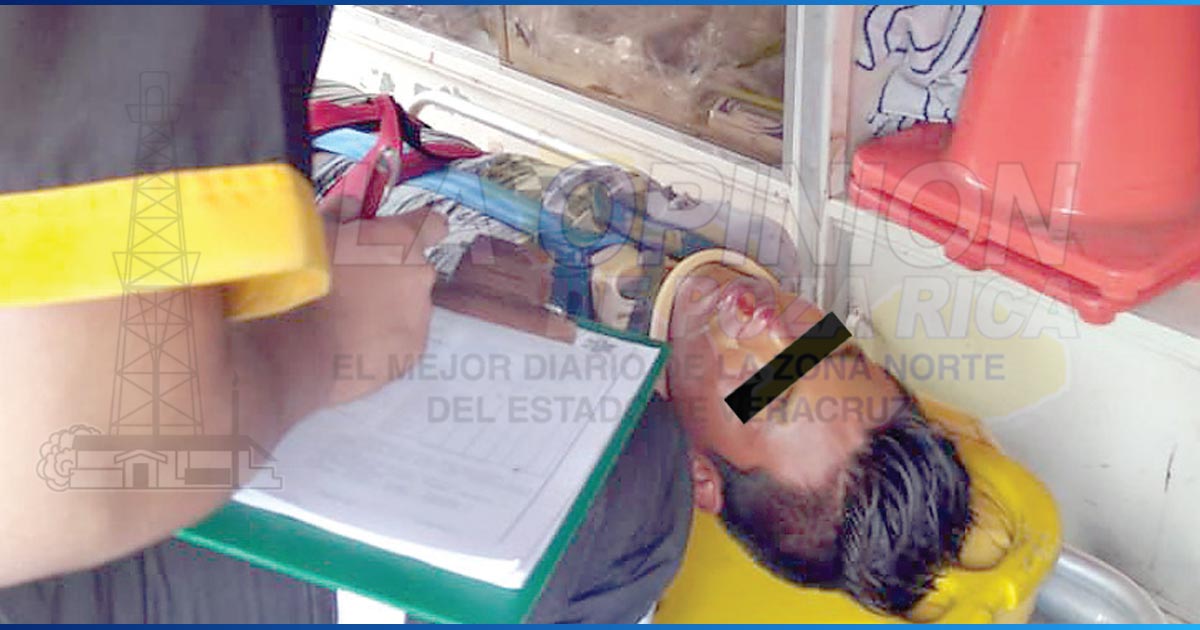 Dañaron camioneta y destrozaron moto